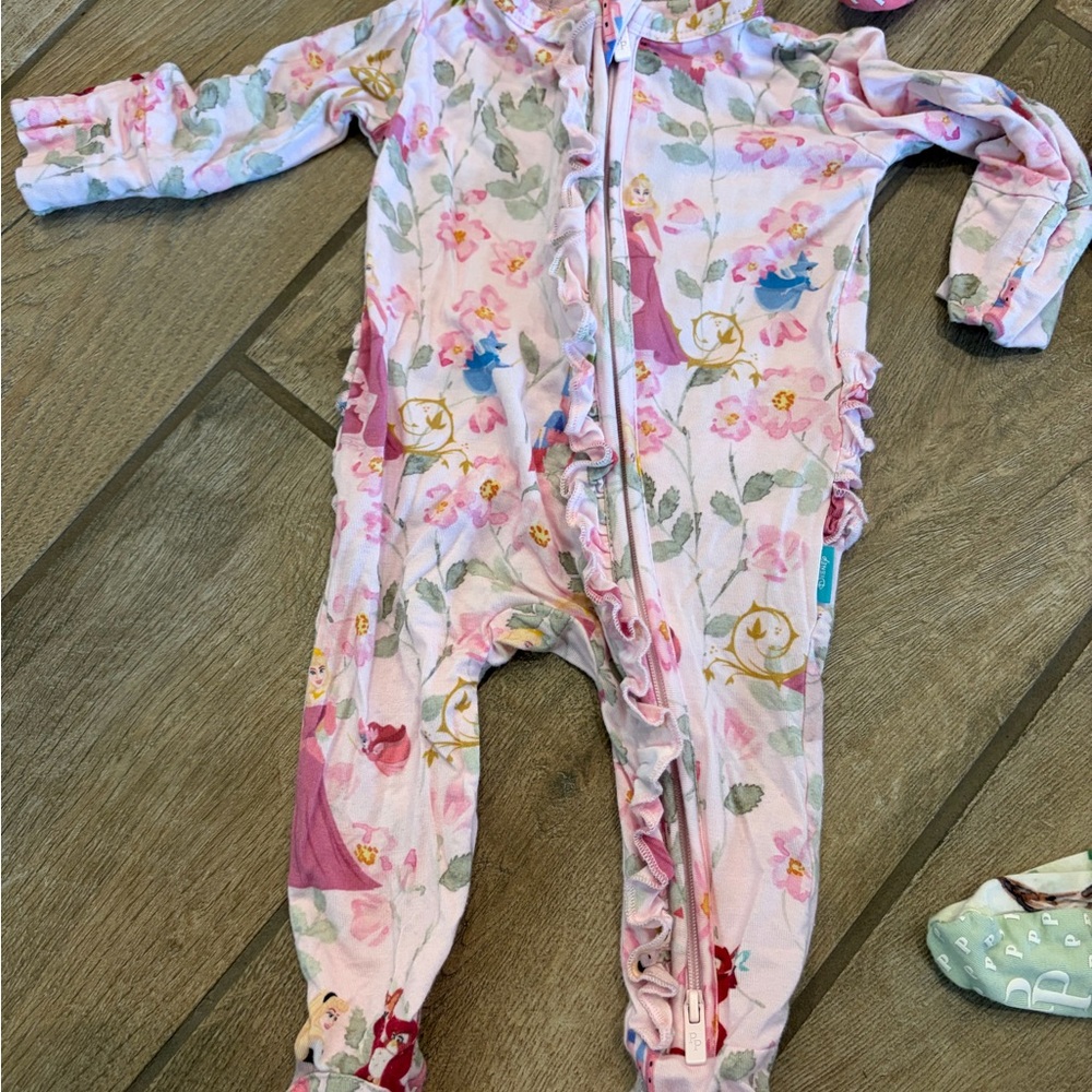 Posh Peanut Disney princess Pjs Newborn Belle Snow white Cinderella comes with 4 - Picture 2 of 9